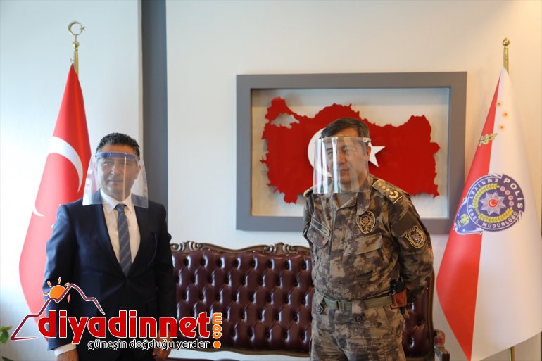 Bingöl İl Emniyet Müdürlüğüne 300 siper koruyucu maske teslim edildi