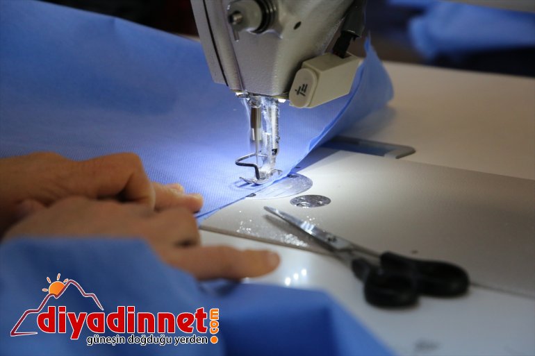 ve sağlıkçılara Kovid-19 desteği fedakarca eden tulum önlük ile mücadele 3