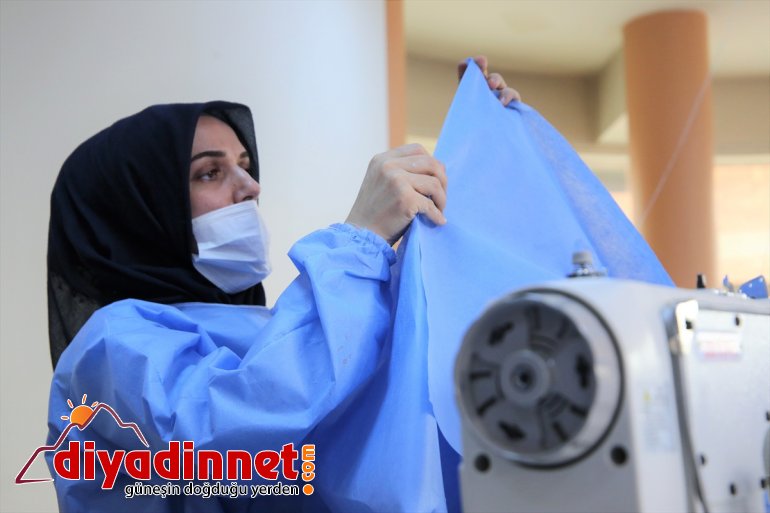 ile fedakarca eden ve desteği önlük tulum sağlıkçılara Kovid-19 mücadele 6