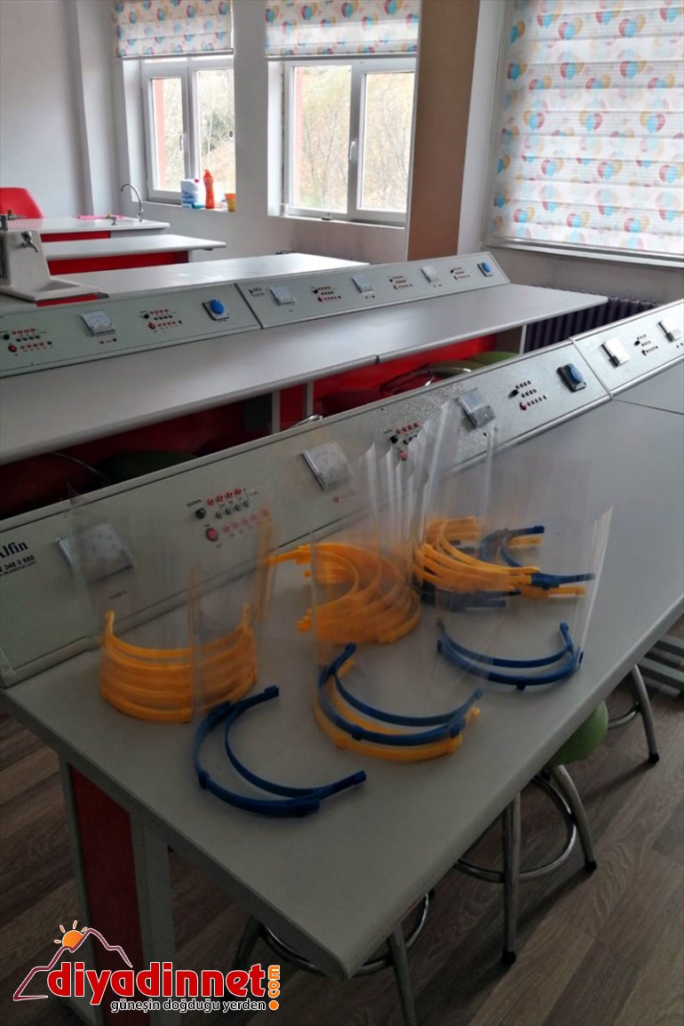 video Kovid-19 mücadele çalışanlarına edildi teslim sağlık laringoskop ile Tunceli