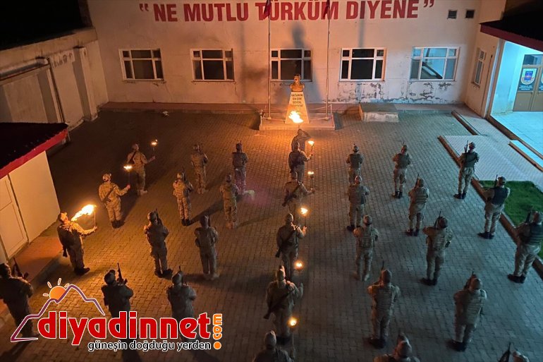 Elazığ'da jandarma birlikleri İstiklal Marşı okudu