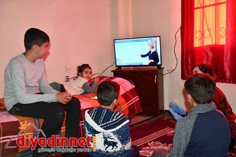 Türk Televizyonları Kızılay için izleyemeyen yetişti kardeşlerin TV