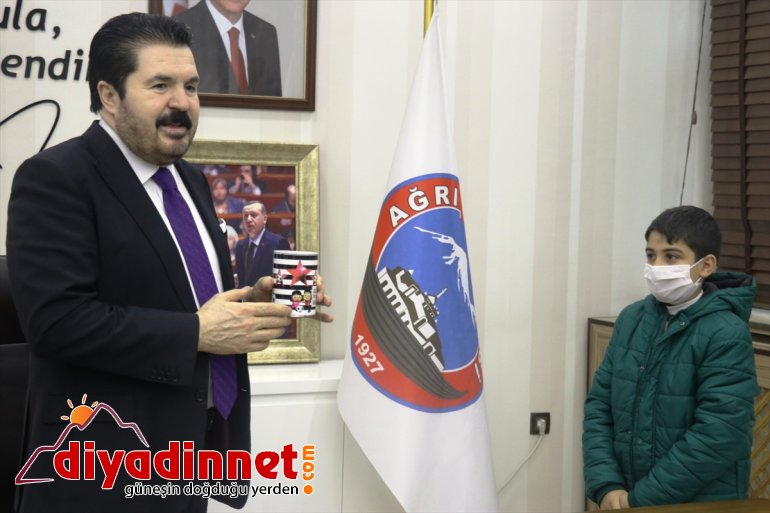 Dayanışma bağışladı küçük kumbarasındaki Ağrılı Kampanyası