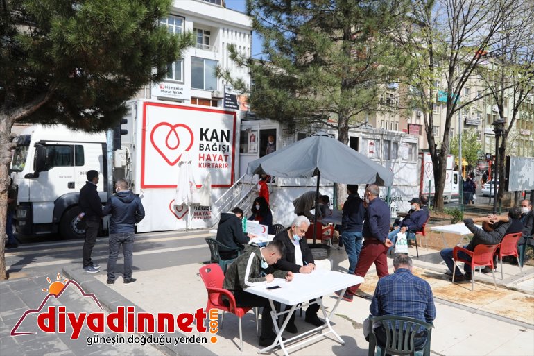 kan Güney,  Müdürü Bingöl Milli Eğitim bağışında bulundu 3