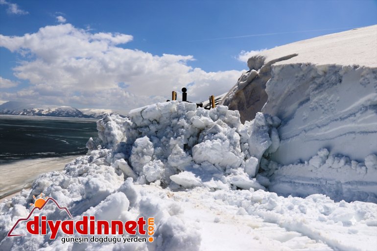 Ağrı'da 6 aydan beri kapalı köy ve mezra yolları ekiplerce açılıyor