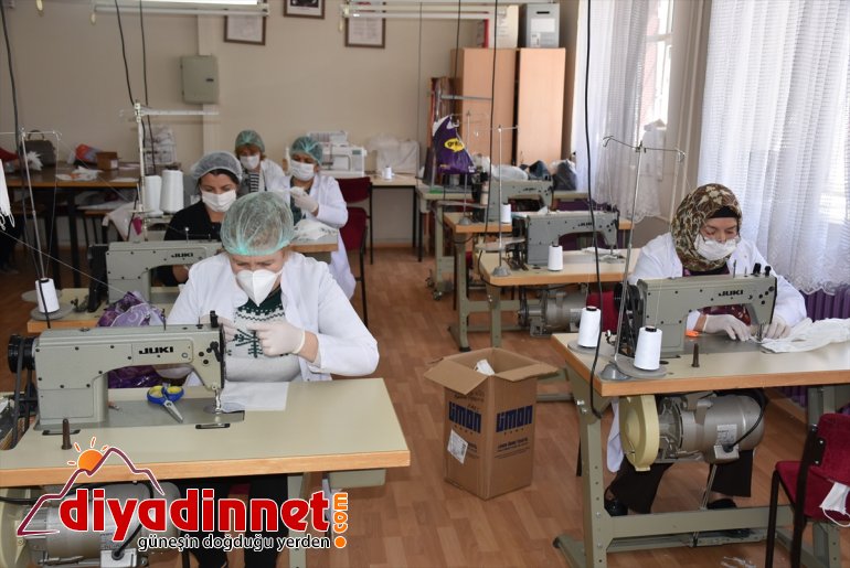 üretiyor için kadınlar, Karslı maske sağlıkçılar 8