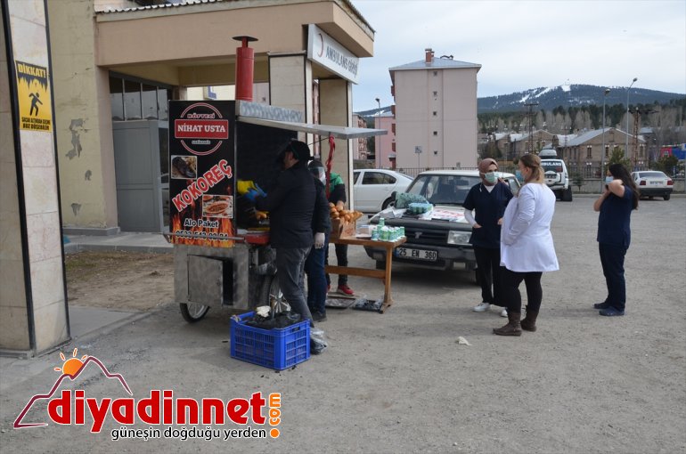 kokoreçli sağlık çalışanlarına Karslı esnaftan teşekkür 6