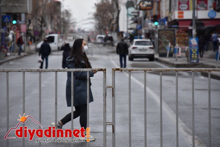 bazı yıkanarak trafiğe karşı Kars