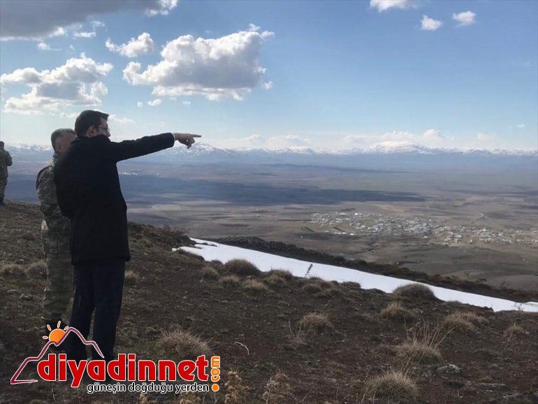 Saray Kaymakamı Aydın sınır karakollarını ziyaret etti