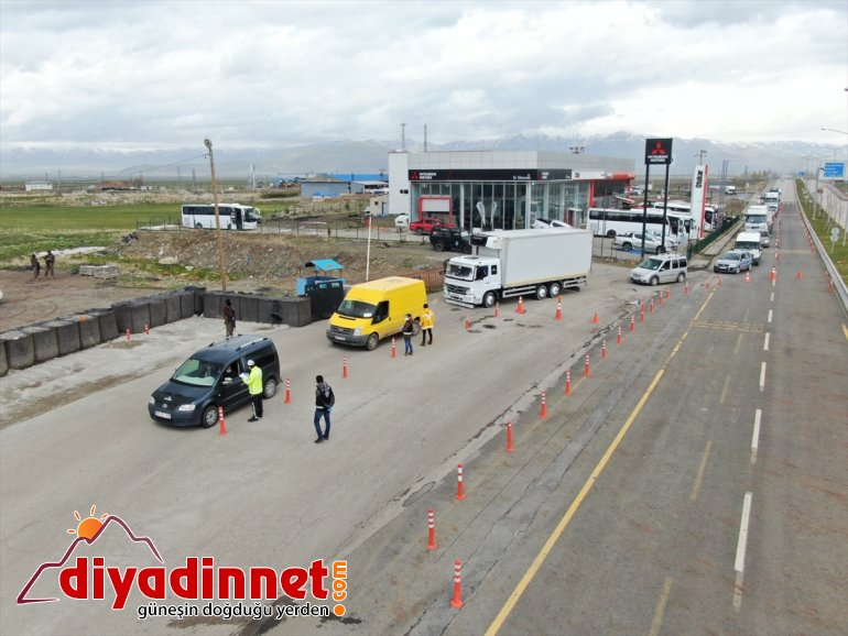 Erzurum'da sahte izin belgesiyle yolculuk eden 90 kişiye ceza kesildi
