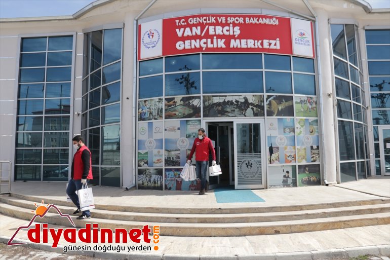 Gönüllü VAN gençler, sokağa dağıttı kısıtlananlara kitap - çıkmaları 2