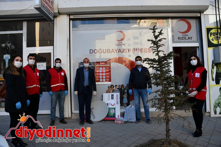 EBA için olmadığı yardımına izleyemeyen kardeşlerin TV