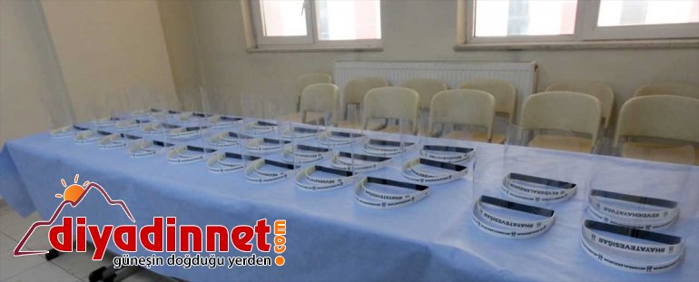 desteği Belediyesinden maske Büyükşehir  siperlikli Kovid-19 Erzurum ile mücadeleye 3