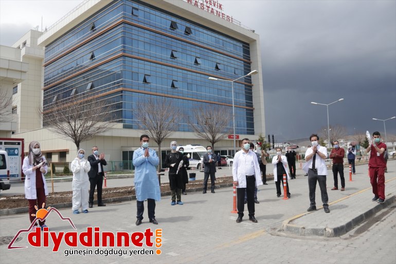 - aynı oldu 10 Kovid-19 alkışlarla aileden VAN Erciş