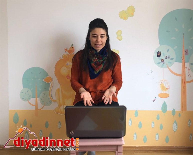 çocuklara değerleri kalan kültürel öğretmenleri evde Masal aşılıyor 5