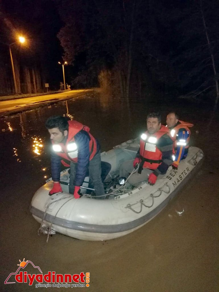 KARS eski suları altında  köpekler kurtarıldı kalan kalan - yerleşim mahsur Baraj yerinde 2