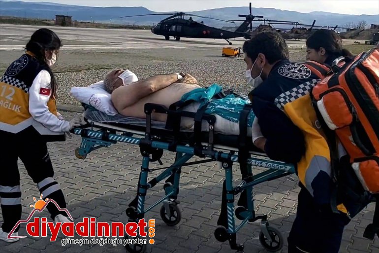 makinesine çapa yetişti - TUNCELİ Mehmetçik Ayağını çiftçinin yardımına yaralanan kaptırarak 3