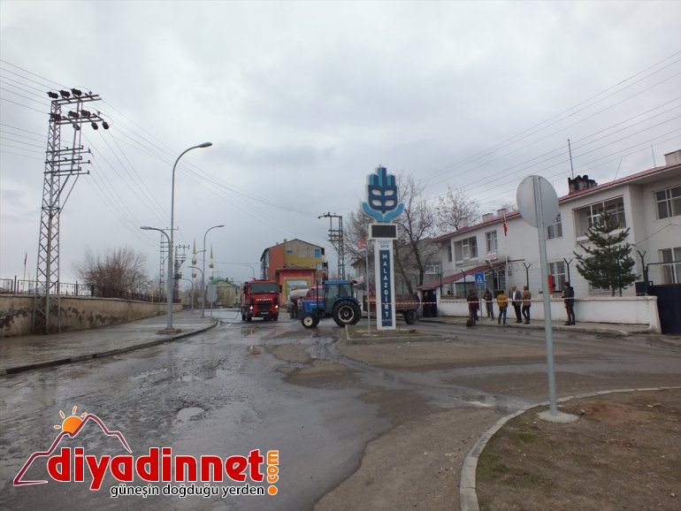 sokaklar - MUŞ yıkanıyor ve cadde Malazgirt