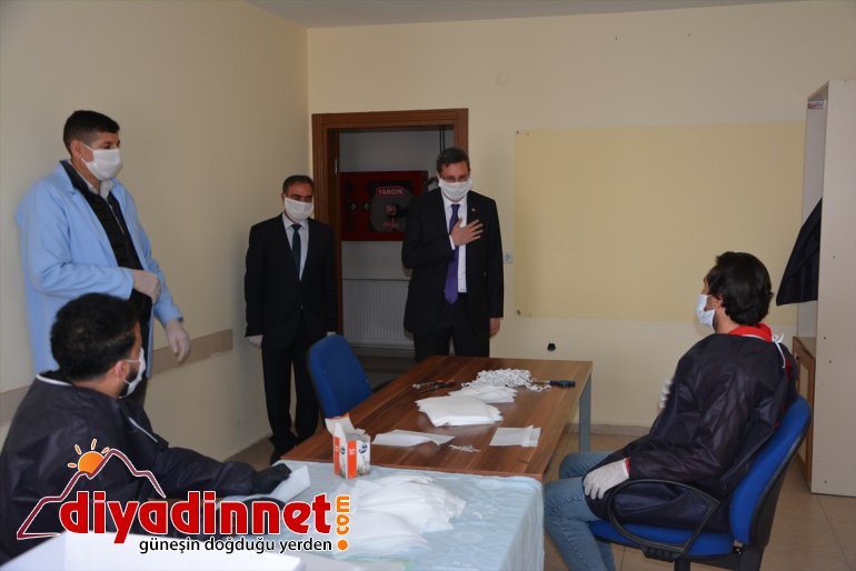 gönüllü usta üretiyor Patnos maske Eğitim - öğreticiler Merkezi