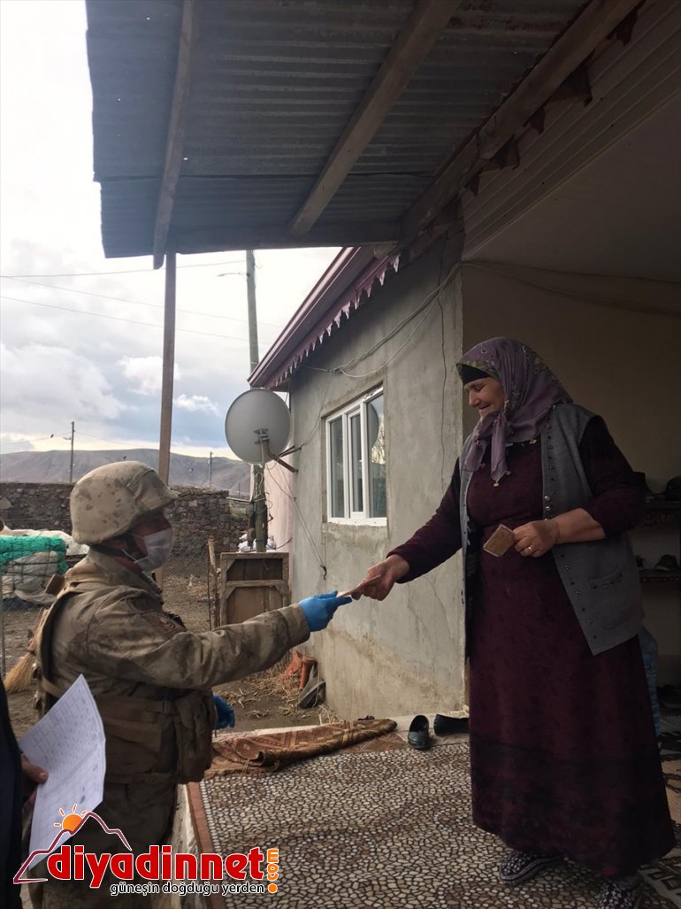 Mehmetçik en ücra elini köylere ulaştırıyor yardım devletin 3