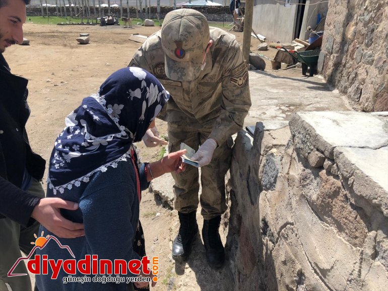 yardım devletin en ulaştırıyor ücra elini köylere Mehmetçik 4