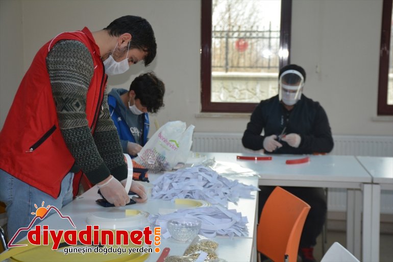 Bitlis'te üretilen siperli maskelerin dağıtımına başlandı