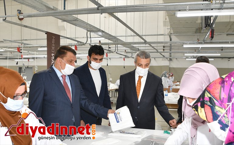 Malatya'da günlük 2 milyon maske üretiliyor