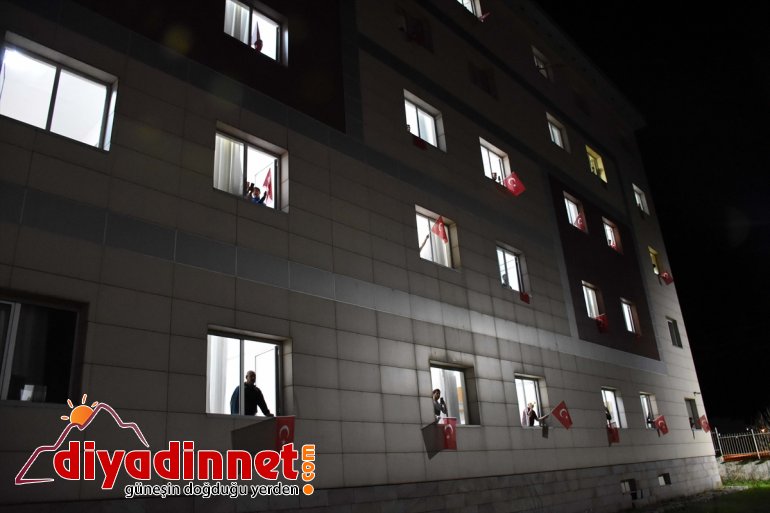 MUŞ moral konseri karantinada kalan Yurtta - vatandaşlara 4