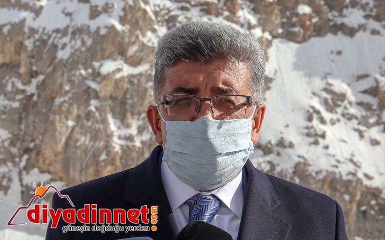 Çığ karla sürüyor Bahçesaray nedeniyle 42 - VAN yolunda kaybettiği kişinin mücadele hayatını 12