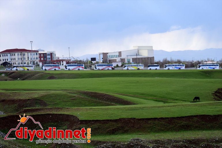 175 Türk yerleştirildi getirilen MUŞ yurda - vatandaşı KKTC