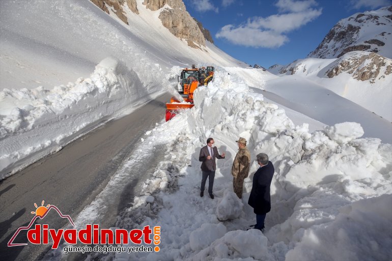 Çığ Bahçesaray VAN mücadele karla nedeniyle - kişinin 42 hayatını sürüyor kaybettiği yolunda 2