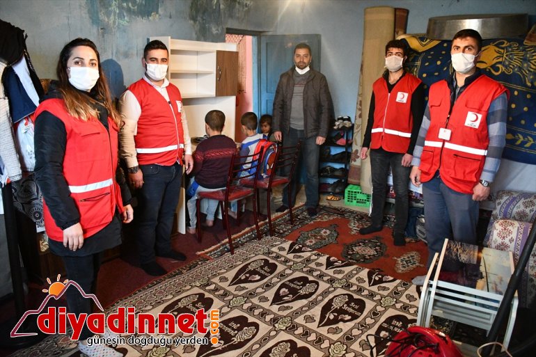 Ağrılı kardeşler hayalini kurdukları çalışma masasına 23 Nisan'da kavuştu