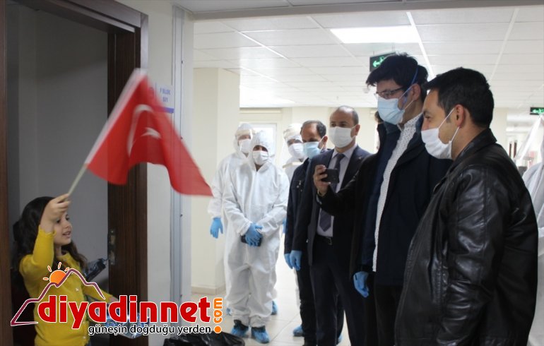 Erzincan'da karantina yurdundaki çocuklar 23 Nisan'ı kutladı