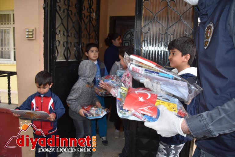 çocukların getirdi polis Nisan