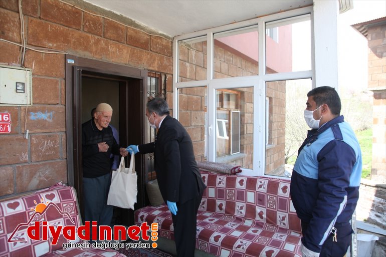 Ahlat ramazan ikramı hurma  Belediyesinden yaşlılara ve pidesi 3