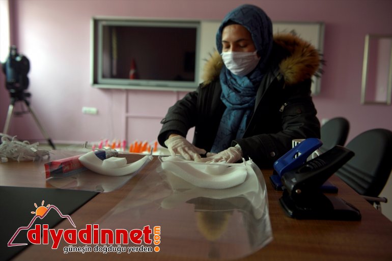 sağlıkçılar - başında müdür için Vefakar yardımcısı, ve fedakar iş ARDAHAN 6