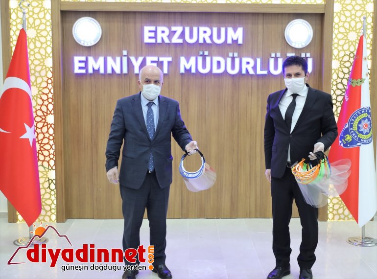  öğretmenlerin koruyucu edildi ürettiği polislere yüz armağan Erzurum