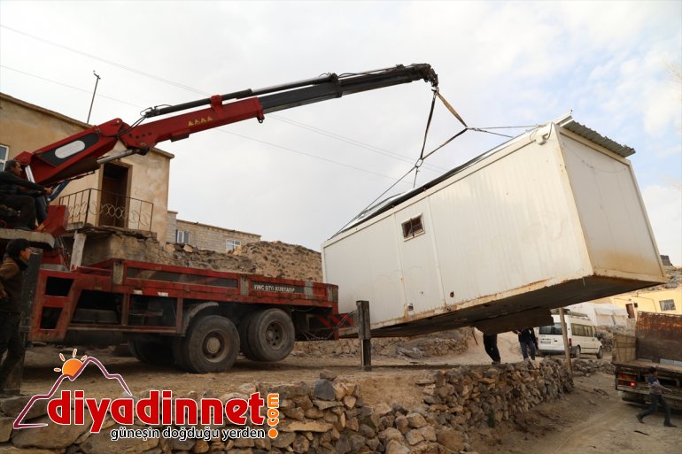 sürüyor için barınması depremzedelerin Van