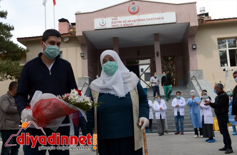 taburcu tamamlanan Kovid-19 - VAN edildi 3 alkışlarla kişi tedavisi 6
