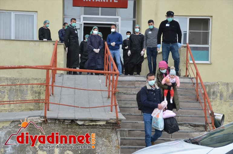 tedavisi edildi tamamlanan taburcu - Kovid-19 kişilik HAKKARİ alkışlarla aile 3 3