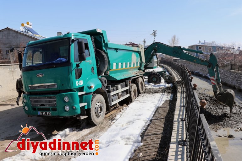 Van'daki dereler inci kefalleri için temizleniyor