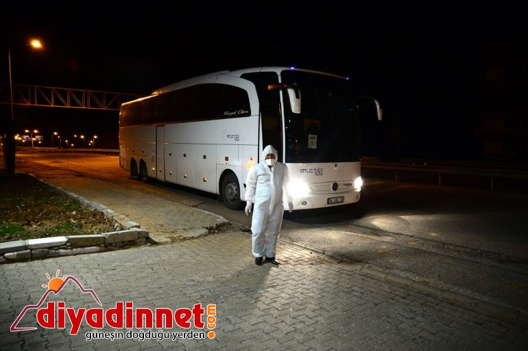 Almanya'dan getirilen 187 Türk vatandaşı Bitlis'te yurda yerleştirildi