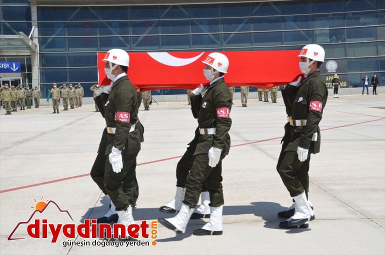 rahatsızlanarak sırada  tuttuğu olan törenle asker nöbet memleketine Hakkari