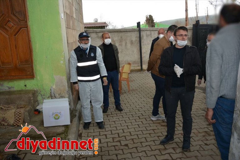 Bitlis'te karantina uygulanan belde sakinlere yardım