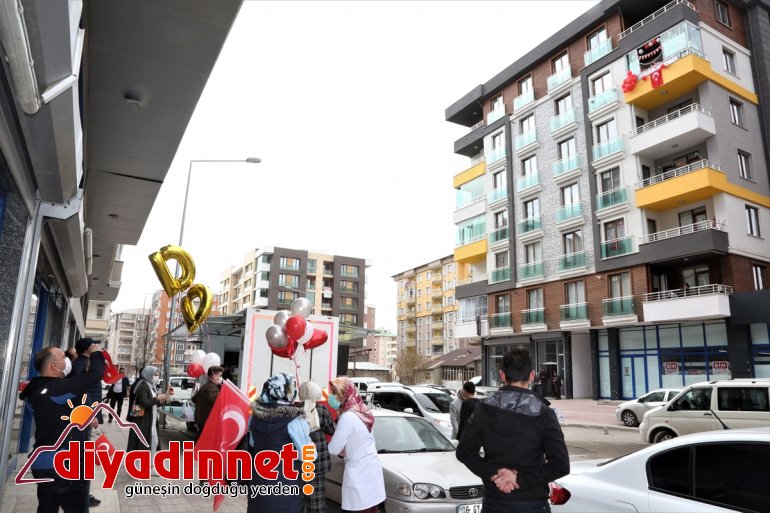 Hemşire yeğenlerine VAN Nisan  teyzeden - sürprizi ikiz 23 4