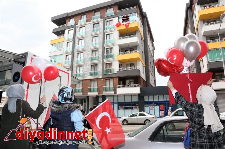 - ikiz sürprizi 23 teyzeden Nisan VAN Hemşire  yeğenlerine 10