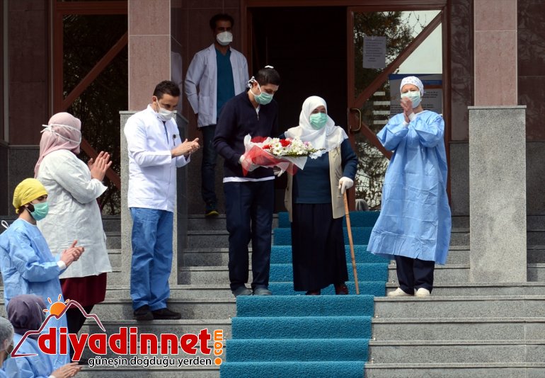 tamamlanan - 3 alkışlarla tedavisi taburcu edildi Kovid-19 kişi VAN 4