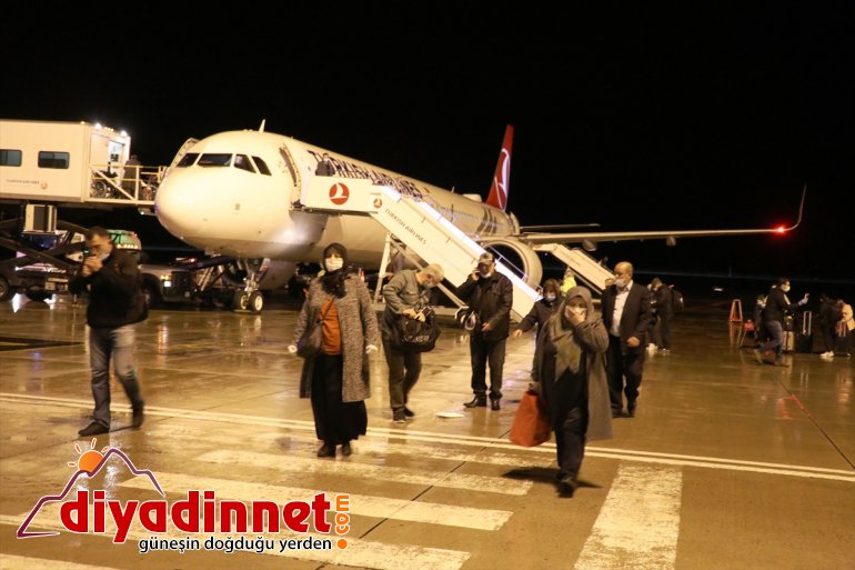 Almanya'dan getirilen 182 Türk vatandaşı Ağrı'da yurtlara yerleştirildi