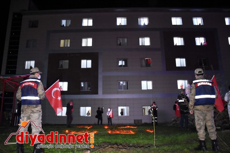 MUŞ karantinada moral vatandaşlara - konseri kalan Yurtta 3