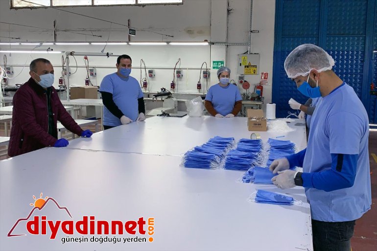 dağıtmak vatandaşlara için maske başladı ücretsiz TUNCELİ - Tekstil üretime atölyesi 4